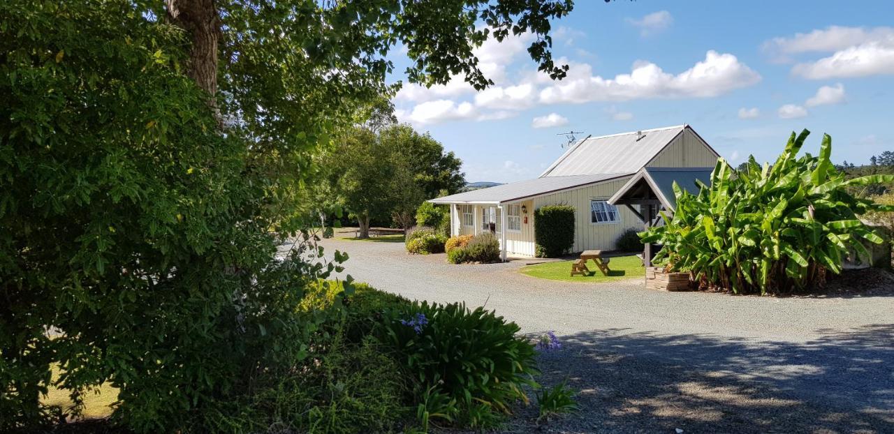 Matakohe Holiday Park Екстериор снимка