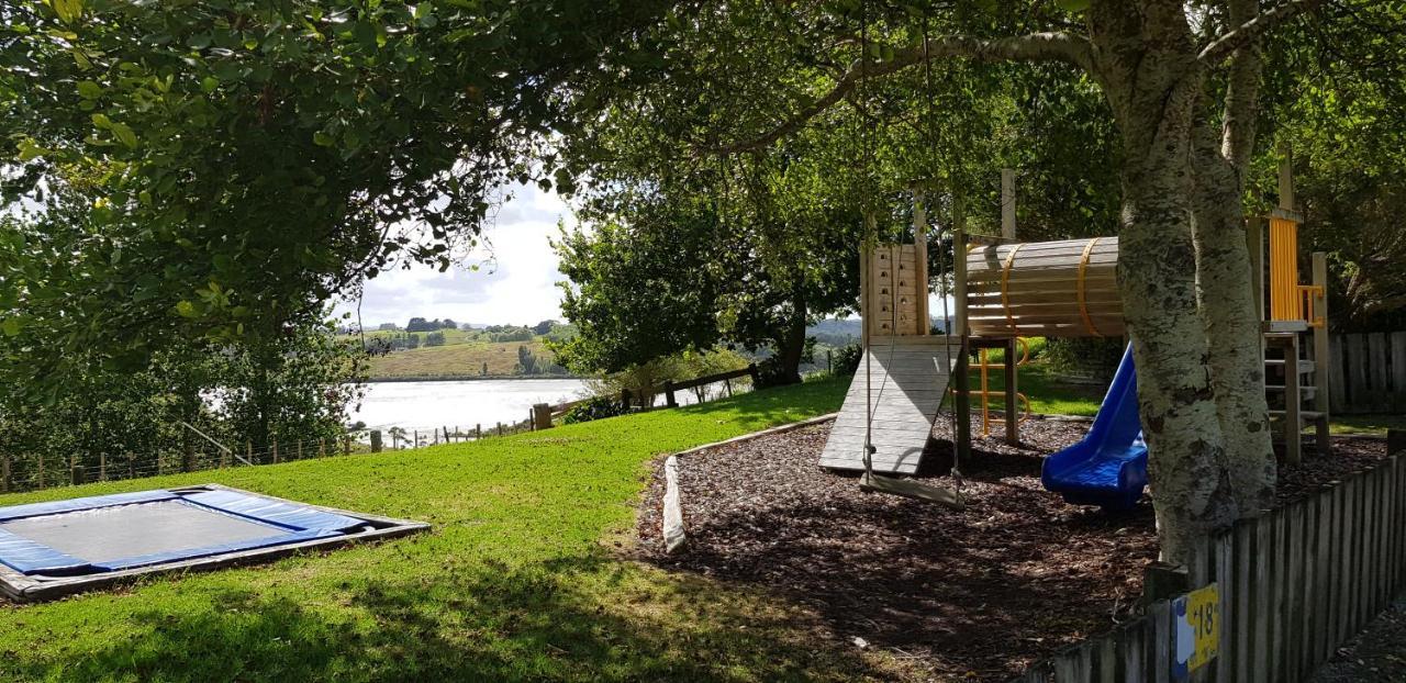 Matakohe Holiday Park Екстериор снимка